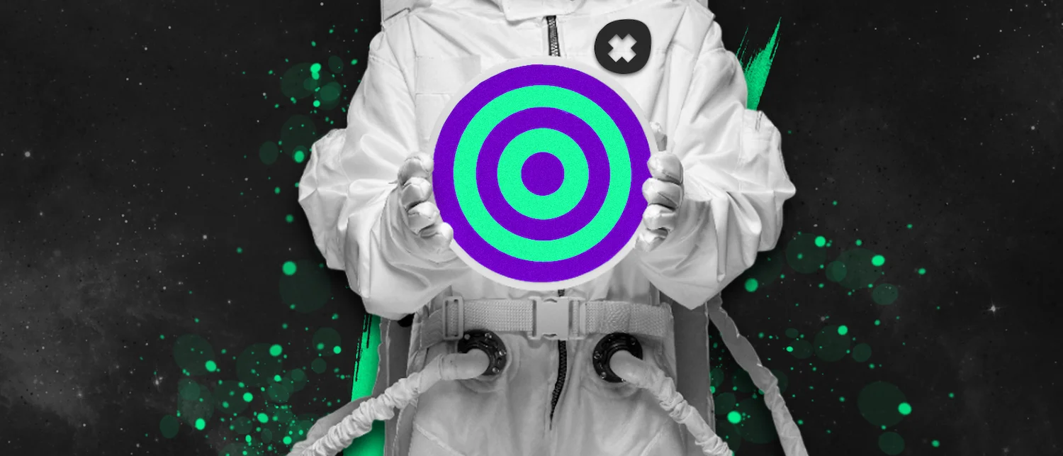 Astronauta segura um alvo representando o foco em metas por meio de estratégias de growth marketing